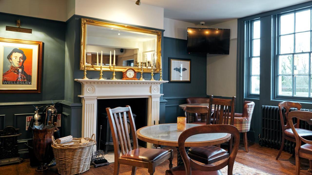 Готель The Wellington Arms - Basingstoke-Reading Heckfield Екстер'єр фото